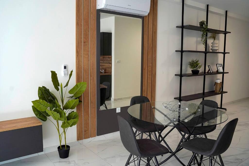 Luxurious Apartment Next To The Sea グジラ エクステリア 写真